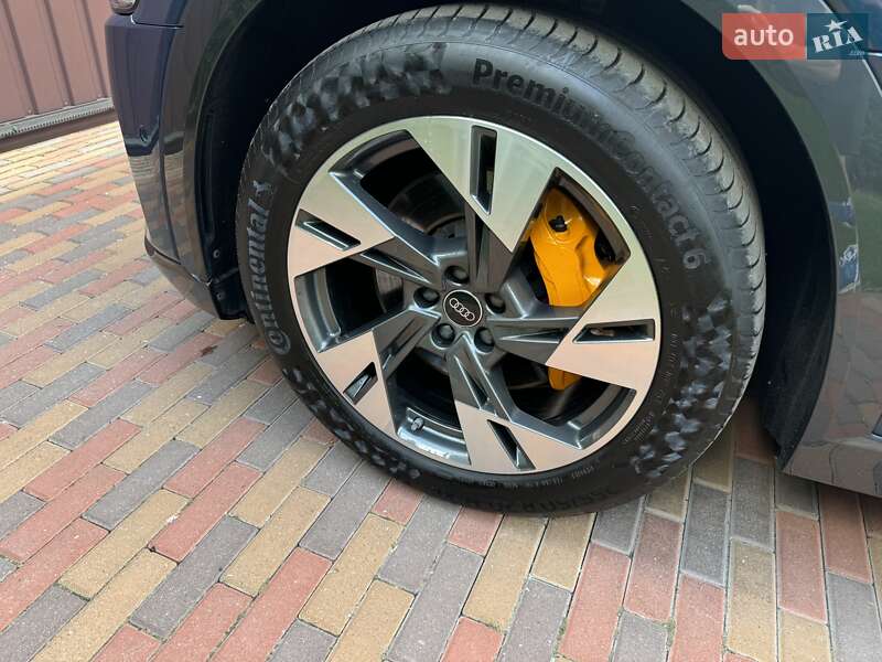 Внедорожник / Кроссовер Audi e-tron 2022 в Киеве