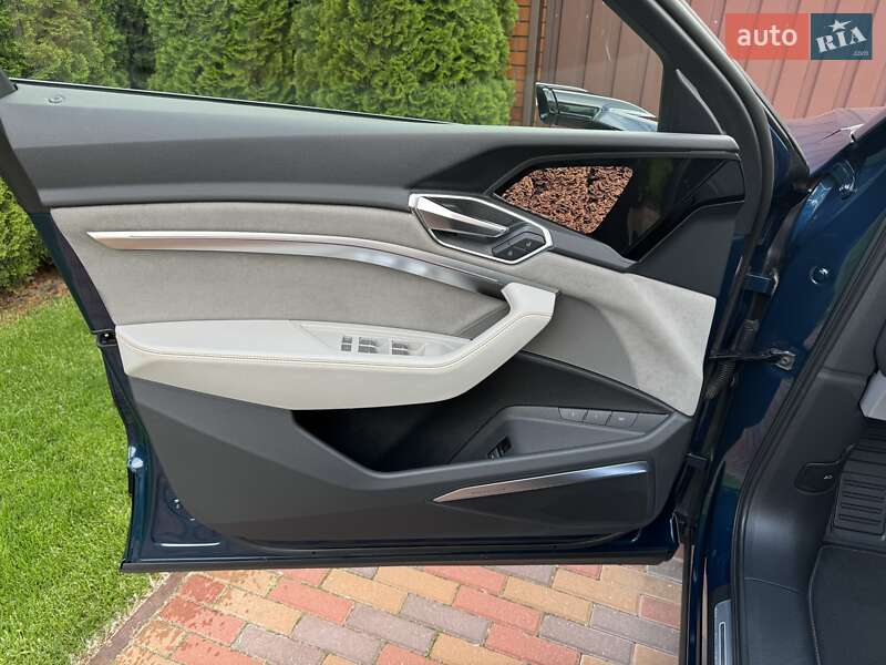 Внедорожник / Кроссовер Audi e-tron 2022 в Киеве