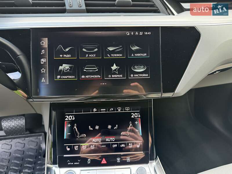 Внедорожник / Кроссовер Audi e-tron 2022 в Киеве