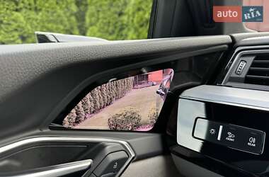 Внедорожник / Кроссовер Audi e-tron 2022 в 