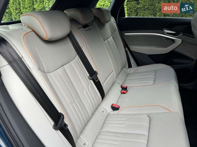 Внедорожник / Кроссовер Audi e-tron 2022 в Киеве