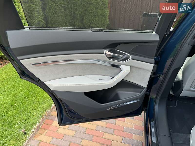 Внедорожник / Кроссовер Audi e-tron 2022 в Киеве