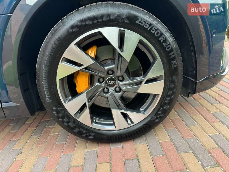 Внедорожник / Кроссовер Audi e-tron 2022 в Киеве