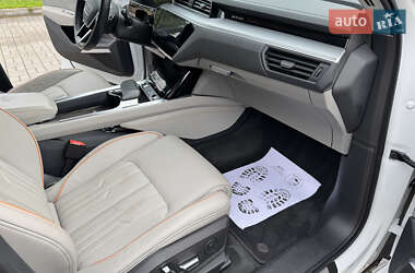 Позашляховик / Кросовер Audi e-tron 2021 в 