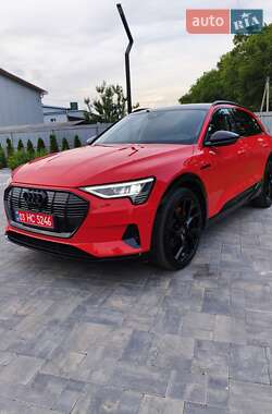 Внедорожник / Кроссовер Audi e-tron 2020 в 
