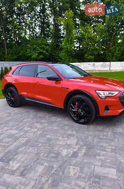Внедорожник / Кроссовер Audi e-tron 2020 в 