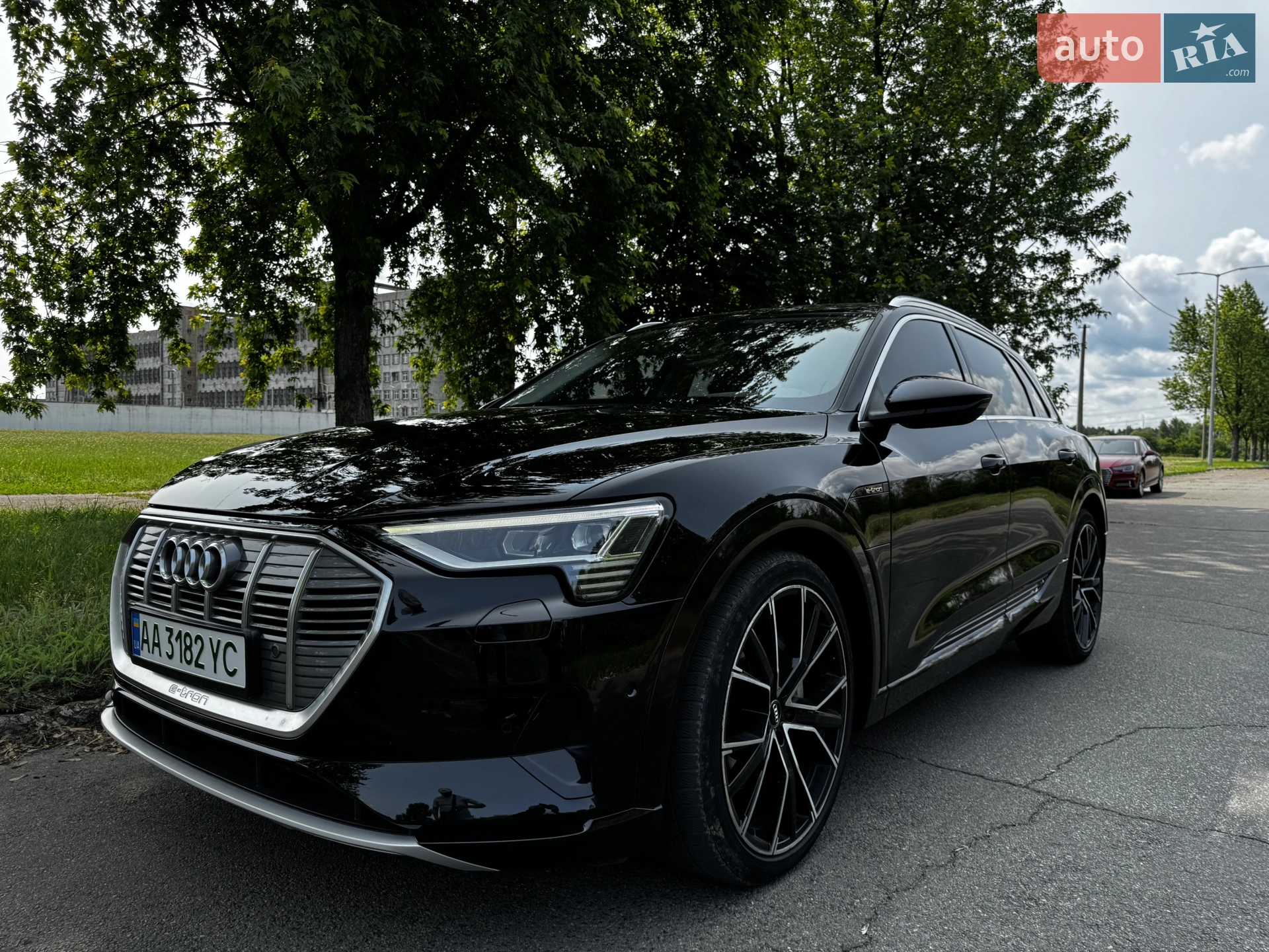 2019 Audi e-tron - мініатюра 3