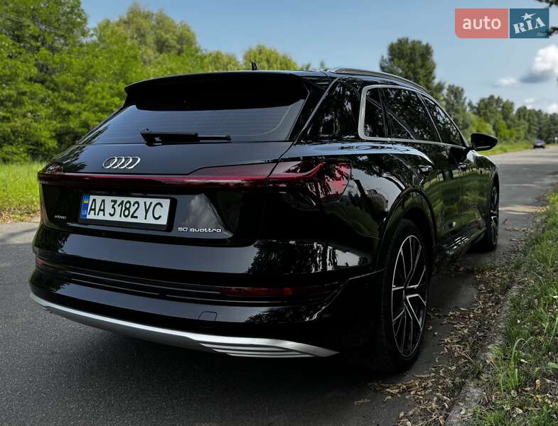 Внедорожник / Кроссовер Audi e-tron 2019 в Киеве