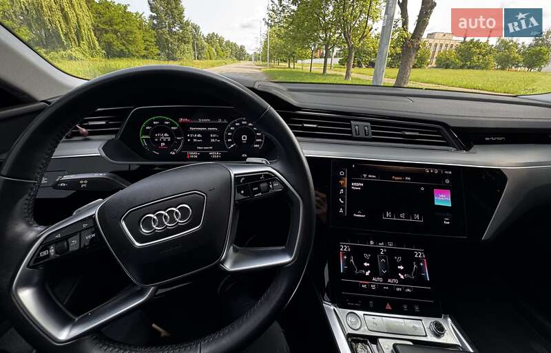 Внедорожник / Кроссовер Audi e-tron 2019 в Киеве