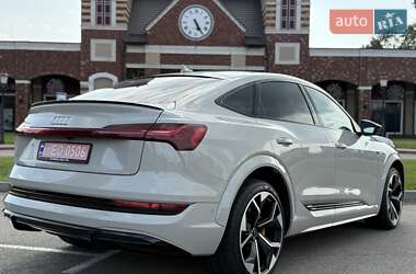 Позашляховик / Кросовер Audi e-tron 2021 в 