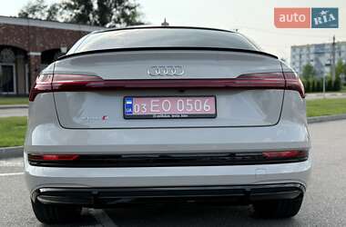 Позашляховик / Кросовер Audi e-tron 2021 в 