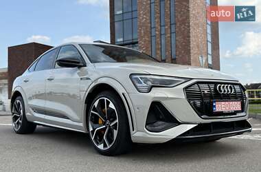 Позашляховик / Кросовер Audi e-tron 2021 в 