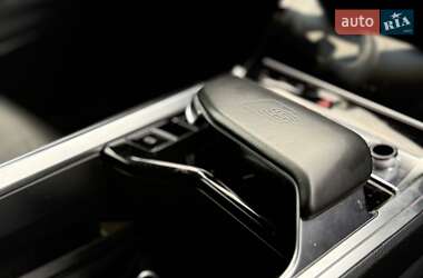 Позашляховик / Кросовер Audi e-tron 2021 в 