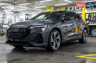 Внедорожник / Кроссовер Audi e-tron 2021 в 
