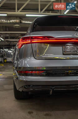 Внедорожник / Кроссовер Audi e-tron 2021 в 