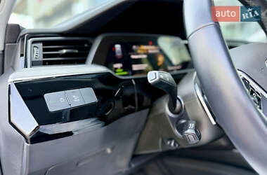 Внедорожник / Кроссовер Audi e-tron 2022 в 