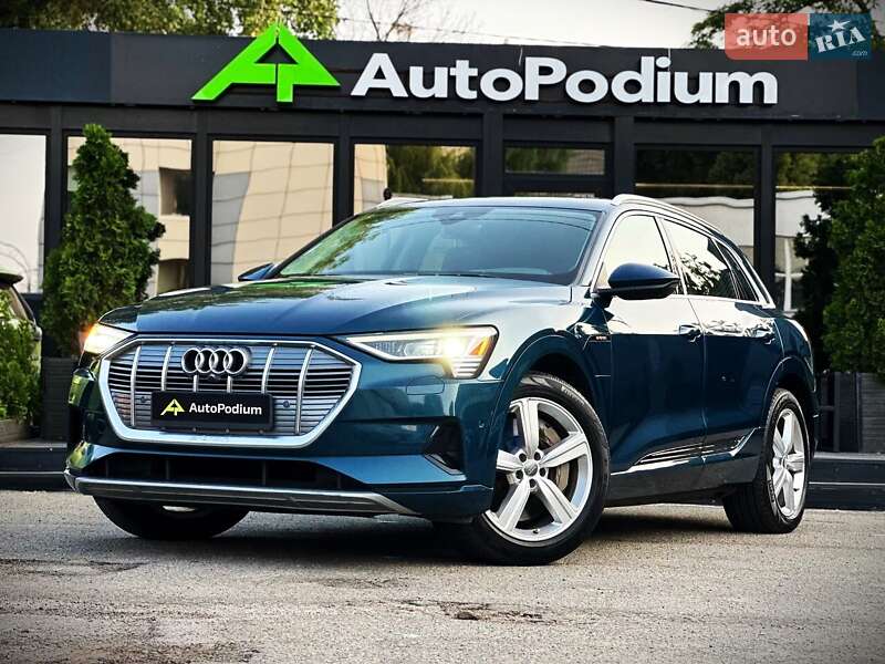 Внедорожник / Кроссовер Audi e-tron 2019 в 