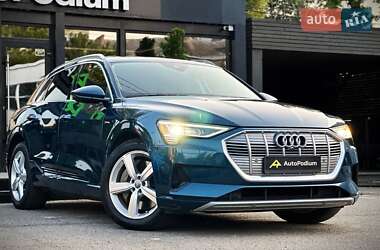 Внедорожник / Кроссовер Audi e-tron 2019 в 