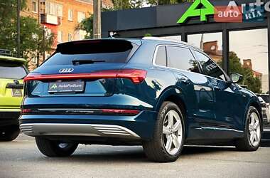 Внедорожник / Кроссовер Audi e-tron 2019 в 