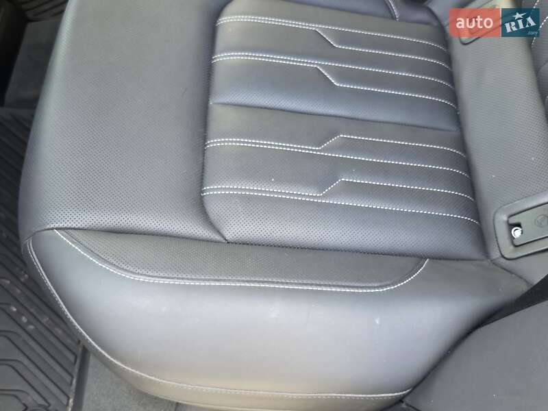 Внедорожник / Кроссовер Audi e-tron 2019 в Ивано-Франковске