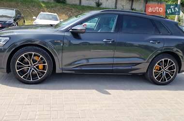 Внедорожник / Кроссовер Audi e-tron 2020 в 