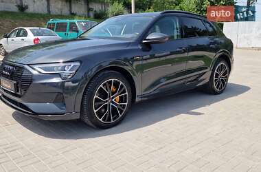 Внедорожник / Кроссовер Audi e-tron 2020 в 