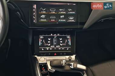 Внедорожник / Кроссовер Audi e-tron 2020 в 