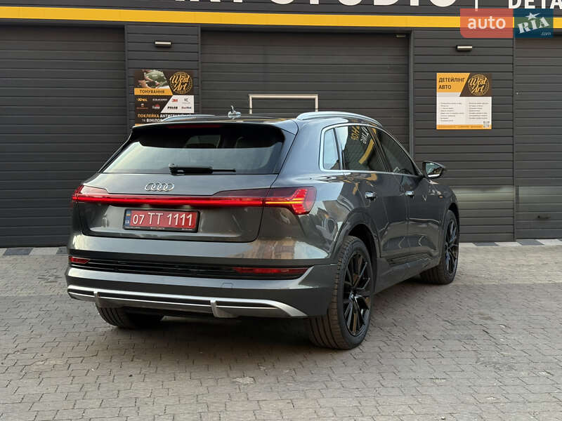 Внедорожник / Кроссовер Audi e-tron 2022 в Мукачево