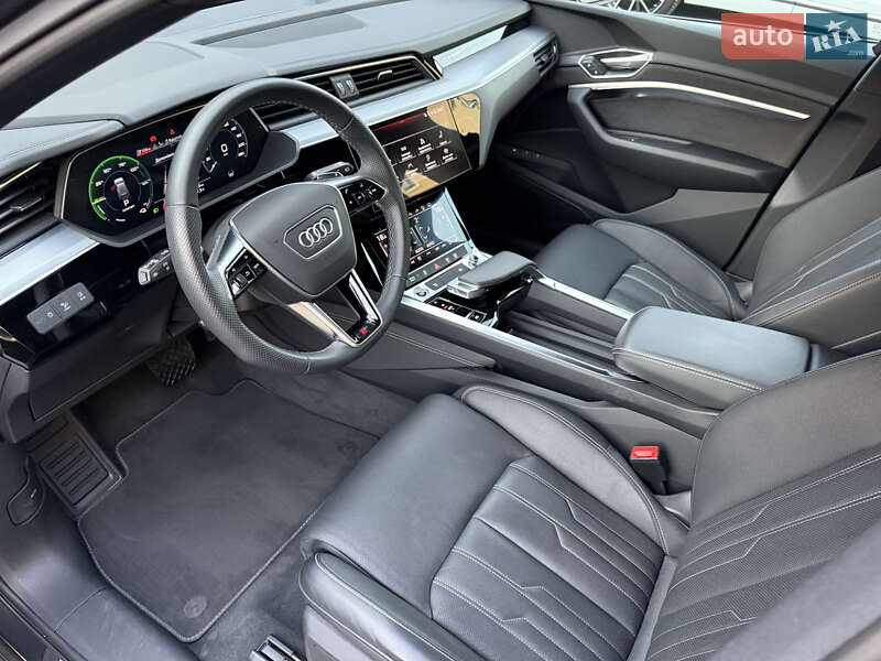 Внедорожник / Кроссовер Audi e-tron 2022 в Мукачево