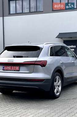 Внедорожник / Кроссовер Audi e-tron 2019 в 