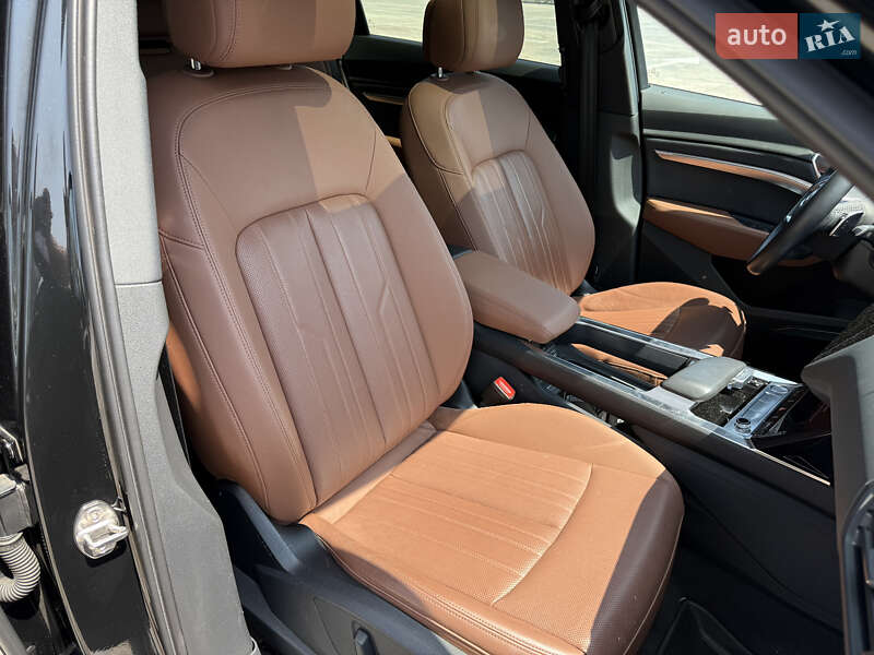 Позашляховик / Кросовер Audi e-tron 2019 в Києві