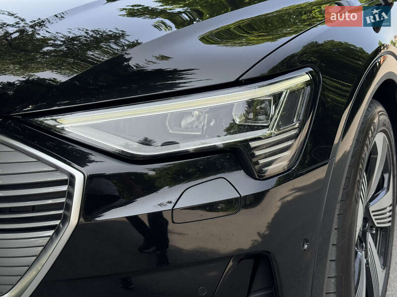 Внедорожник / Кроссовер Audi e-tron 2019 в Звягеле