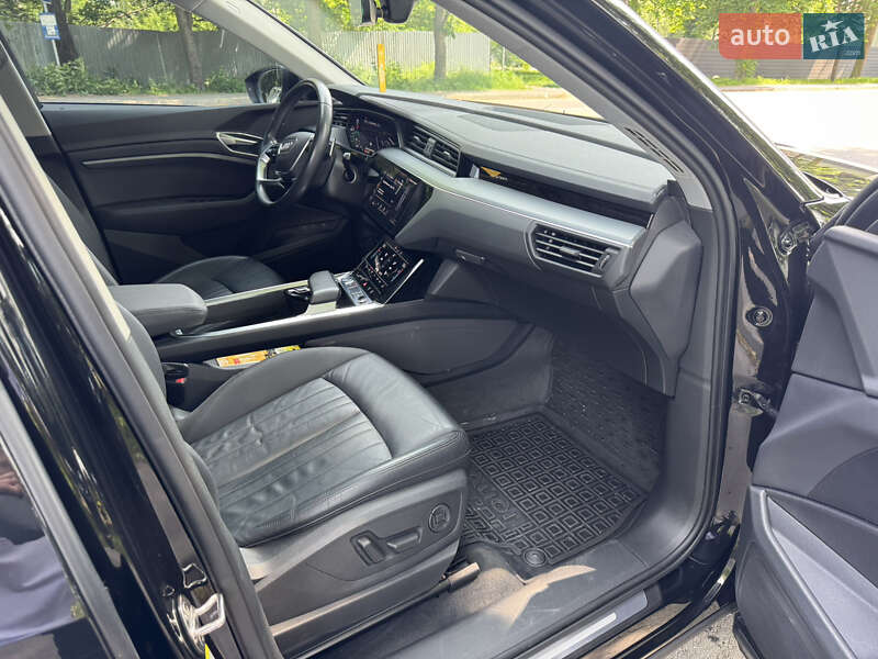 Внедорожник / Кроссовер Audi e-tron 2019 в Звягеле