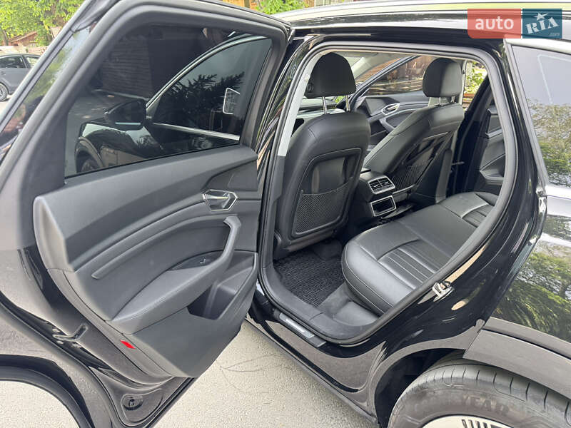 Внедорожник / Кроссовер Audi e-tron 2019 в Звягеле