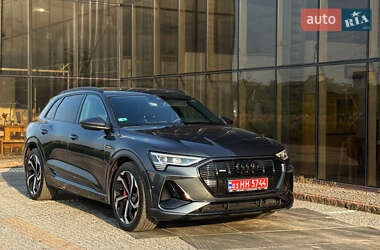 Внедорожник / Кроссовер Audi e-tron 2023 в 