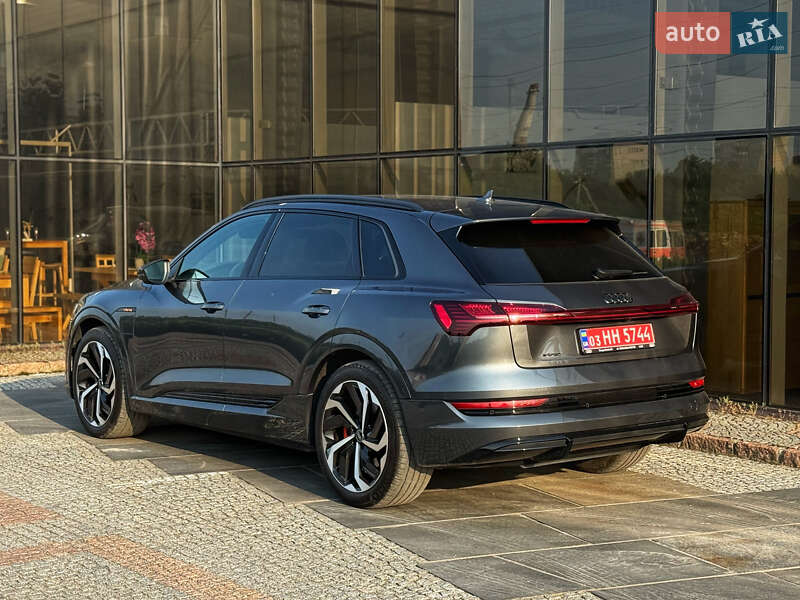 Внедорожник / Кроссовер Audi e-tron 2023 в Мукачево