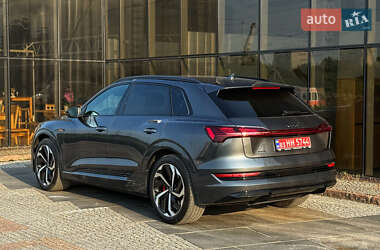 Внедорожник / Кроссовер Audi e-tron 2023 в 