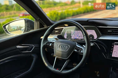 Внедорожник / Кроссовер Audi e-tron 2023 в 