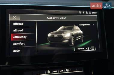 Внедорожник / Кроссовер Audi e-tron 2023 в 