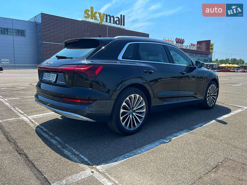 Внедорожник / Кроссовер Audi e-tron 2019 в Киеве