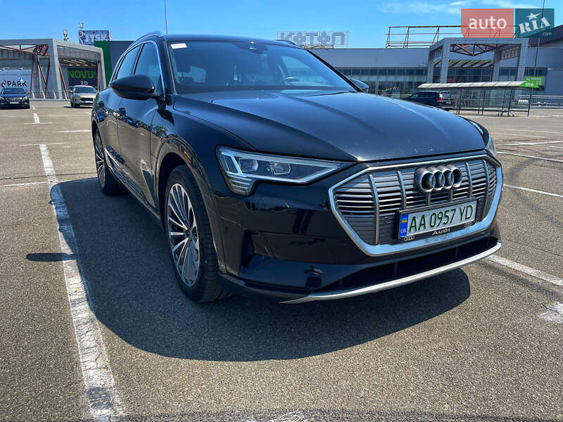 Внедорожник / Кроссовер Audi e-tron 2019 в Киеве