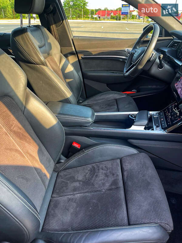 Внедорожник / Кроссовер Audi e-tron 2019 в Киеве
