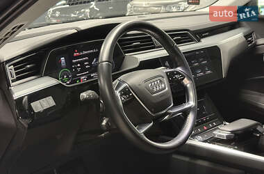 Внедорожник / Кроссовер Audi e-tron 2020 в 