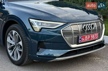 Внедорожник / Кроссовер Audi e-tron 2021 в 