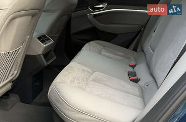 Внедорожник / Кроссовер Audi e-tron 2021 в 