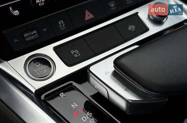 Внедорожник / Кроссовер Audi e-tron 2021 в 