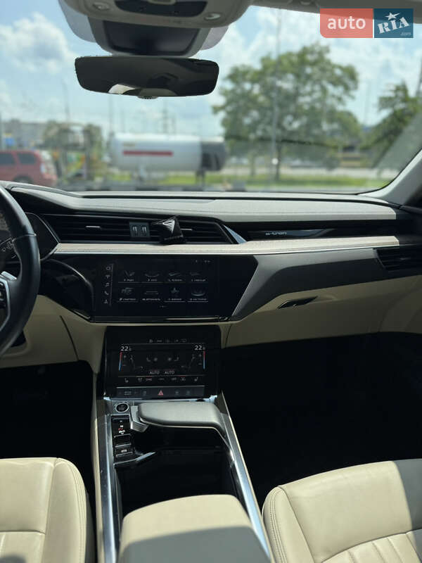 Внедорожник / Кроссовер Audi e-tron 2020 в Киеве