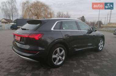 Внедорожник / Кроссовер Audi e-tron 2019 в 