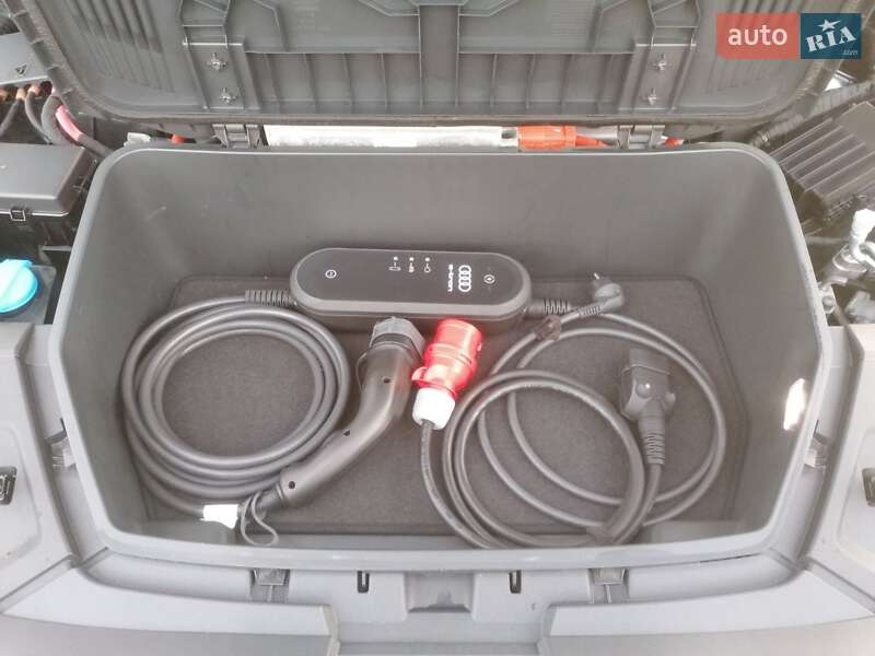 Внедорожник / Кроссовер Audi e-tron 2019 в Луцке