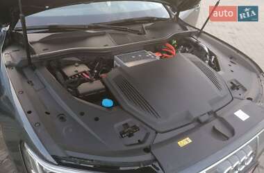 Внедорожник / Кроссовер Audi e-tron 2019 в 